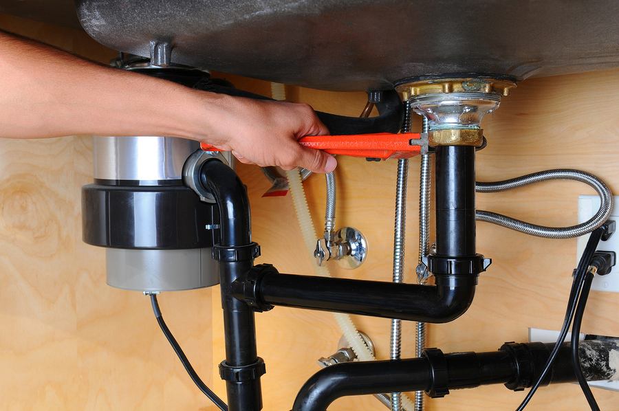 Garbage Disposal Installation in La Escondida