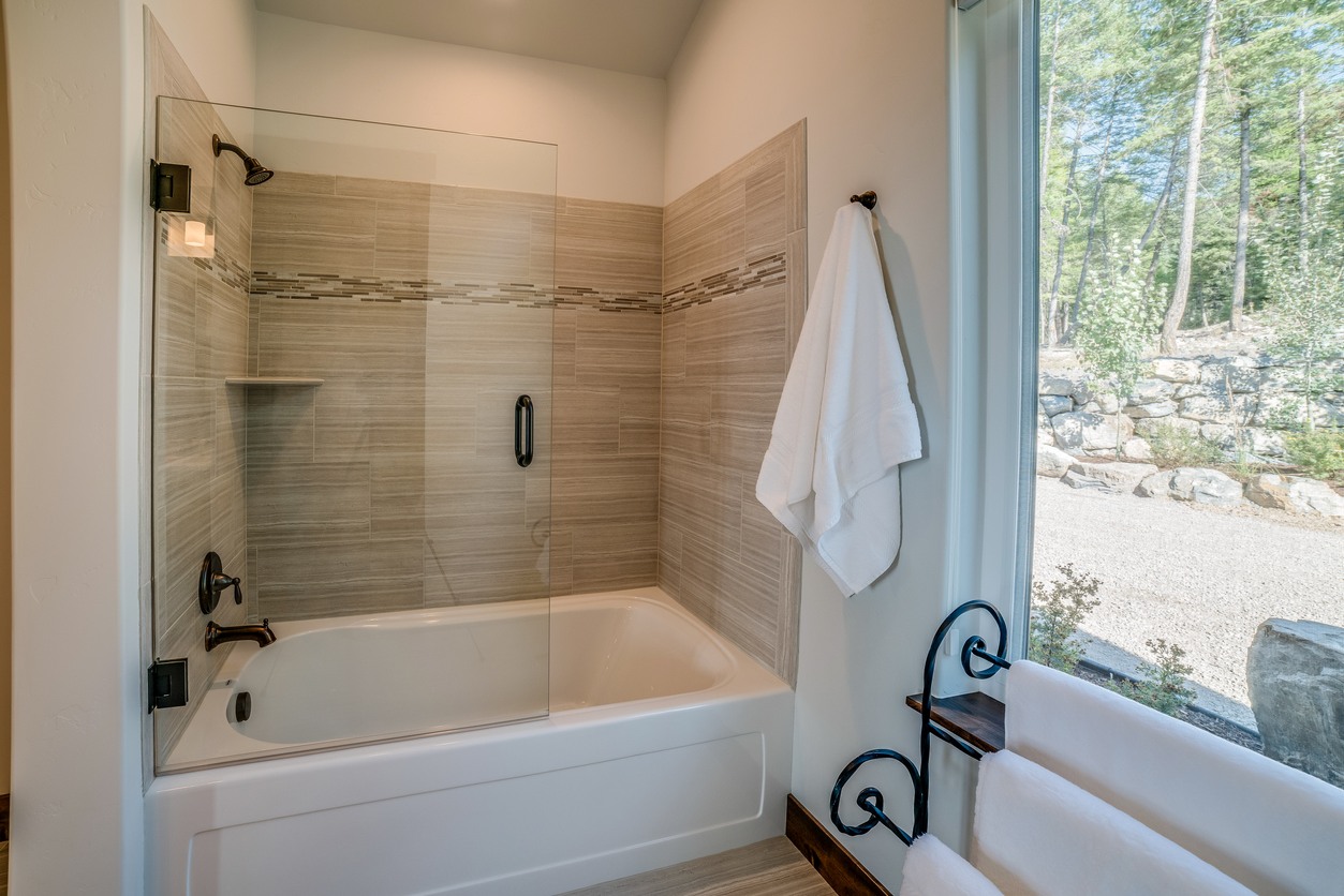 Shower & Tub Repair in La Escondida